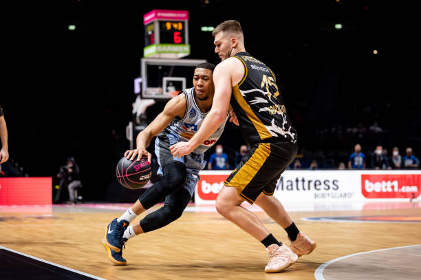 中枢型控卫 中枢型控卫