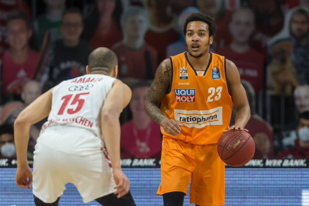 洛蒂在接受 洛蒂在接受