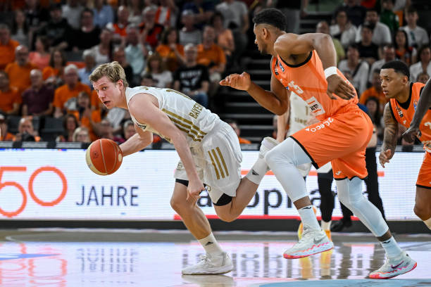 通过鼓励健 通过鼓励健